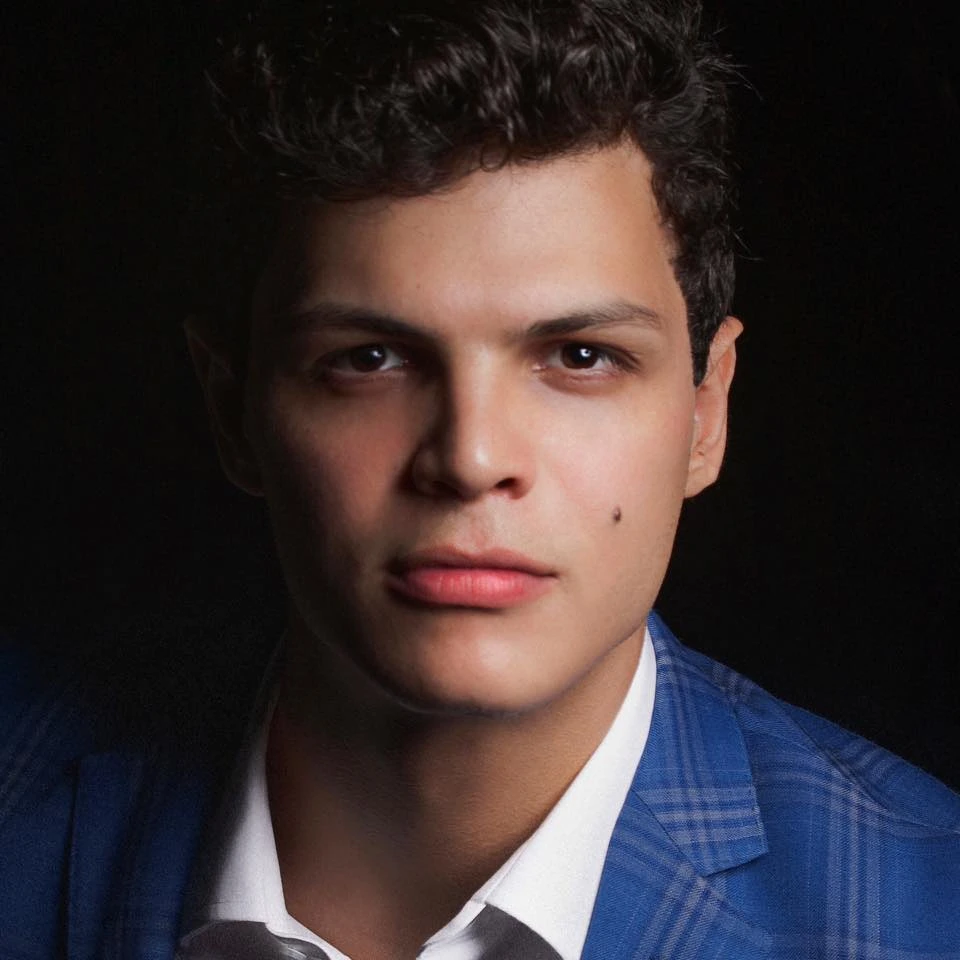 Cristian Lorenze Headshot